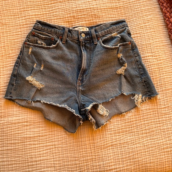 Abercrombie high rise mom shorts - Picture 1 of 3